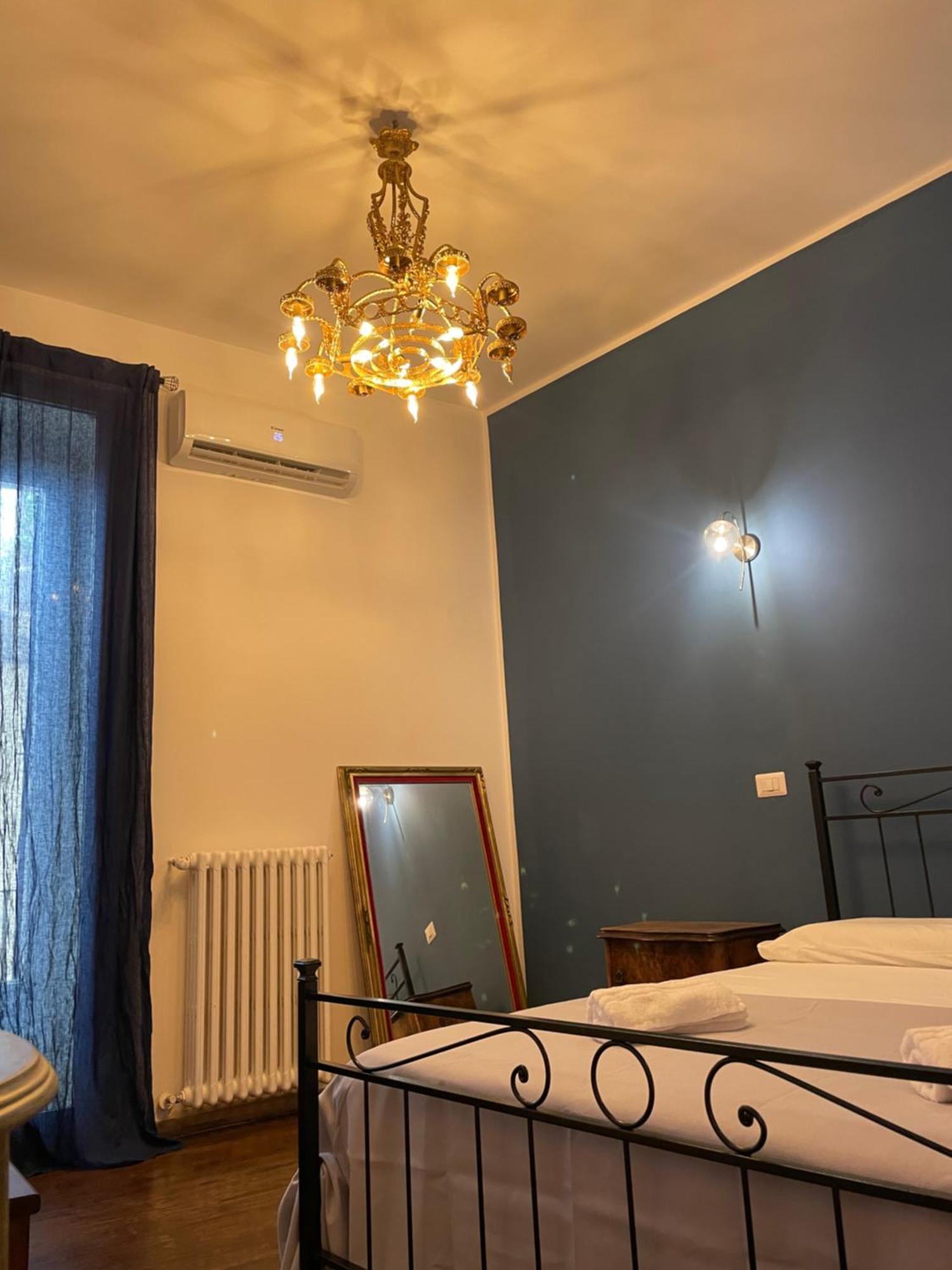 Il Serafino Holiday Suites Барі Екстер'єр фото